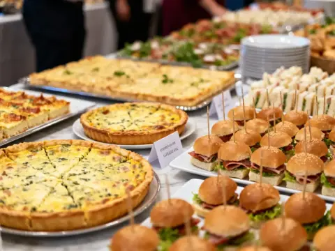 Buffet Nouvel An réussi - Menus, astuces et quantités