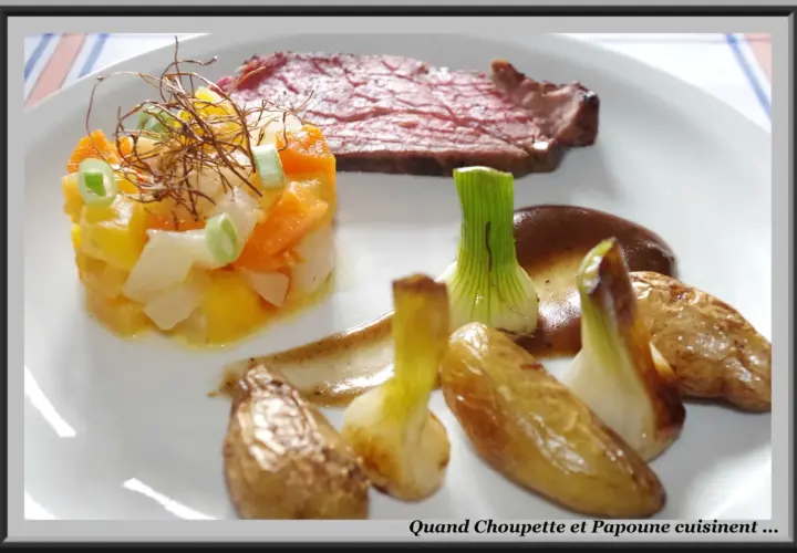 Tranche de rosbeef froid, accompagnée d'une timbale de légumes croquants, de pommes de terre rôties et de petits oignons grelots.