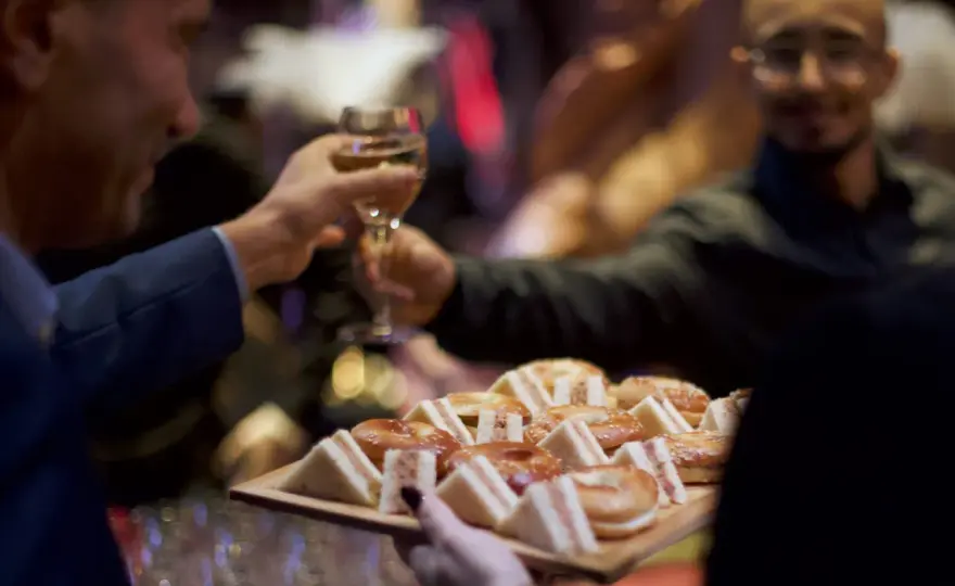 Quelles boissons servir pour un buffet de soirée réussi ?
