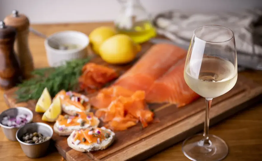 Quel vin avec saumon en papillote - L'accord parfait dévoilé