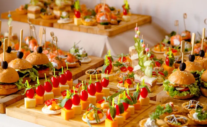 Apéritif dînatoire pour 10 personnes - menu et quantités