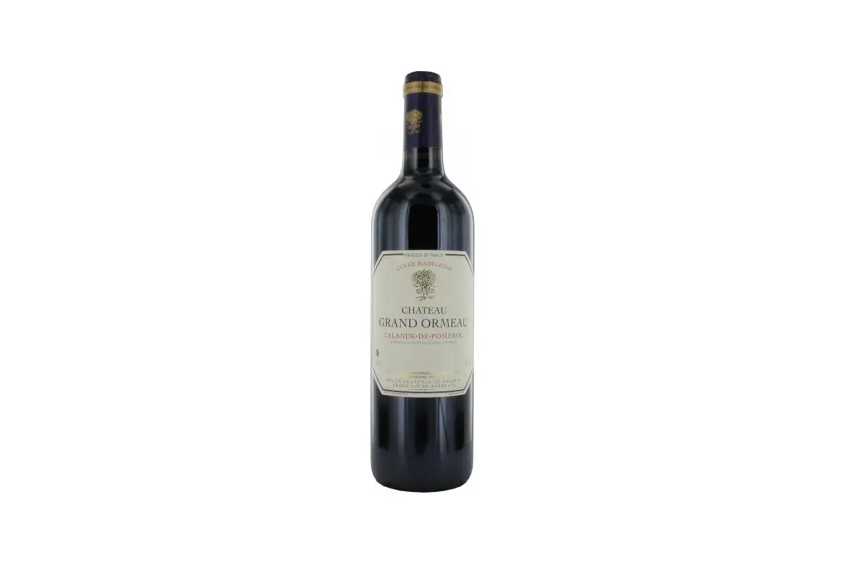 Bouteille de vin rouge Château Grand Ormeau, Lalande-de-Pomerol. Un grand cru à déguster lors des meilleures années.