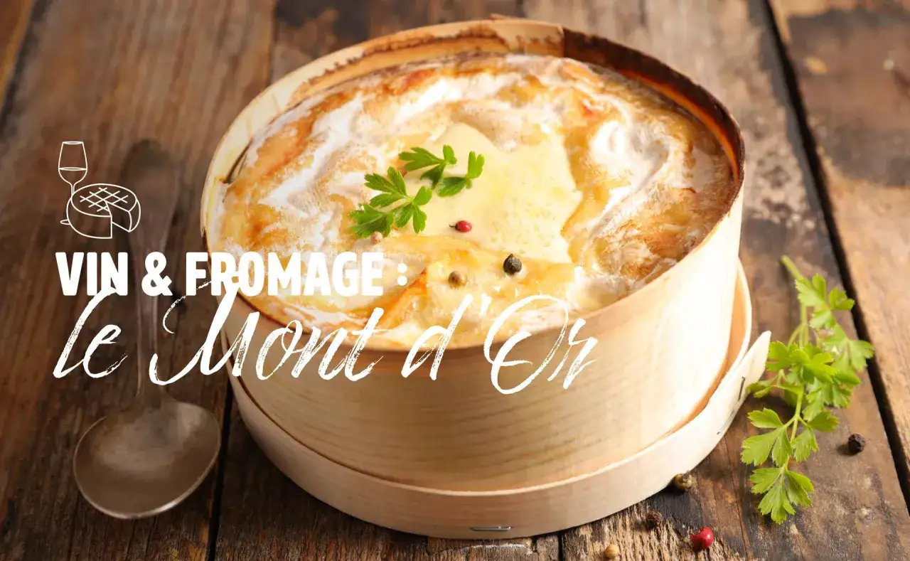 Le Mont d'Or au four, fondant et parfumé, appelle un vin blanc sec et fruité. Quel vin avec Mont d'Or au four ? Un Jura ou un Chignin.